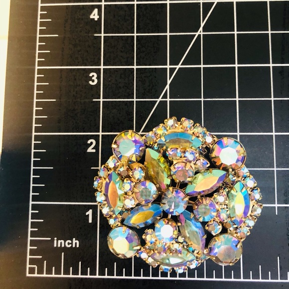 Vintage aurora borealis rhinestone Crystal brooch  💎 - Picture 6 of 15